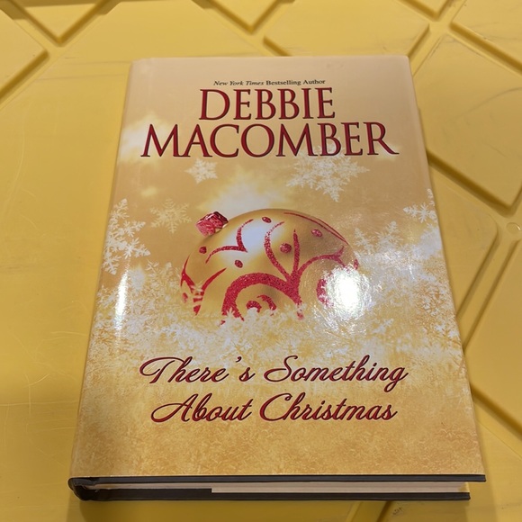 Debbie Macomber Lot of 3 Christmas Books 🎄Bundle your likes and save🎄 - Picture 4 of 8